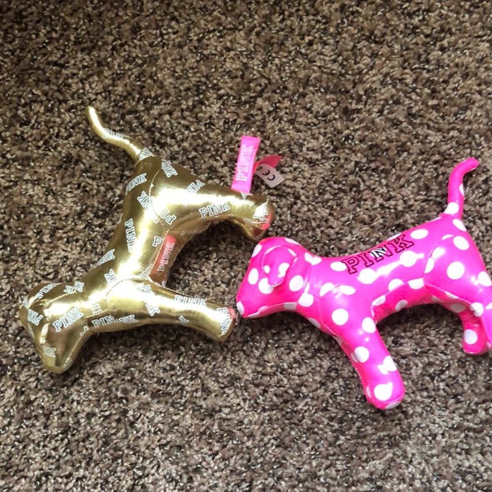 2 VS Pink Dogs